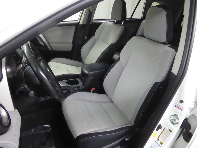 2018 TOYOTA RAV4 - Image 20