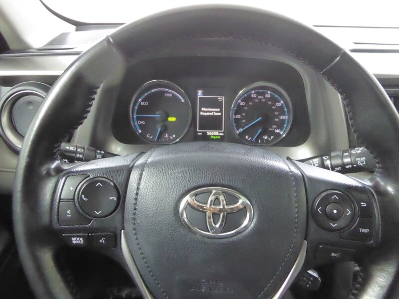 2018 TOYOTA RAV4 - Image 11