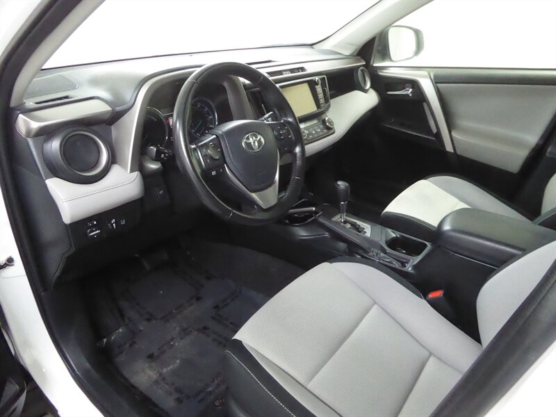 2018 TOYOTA RAV4 - Image 19