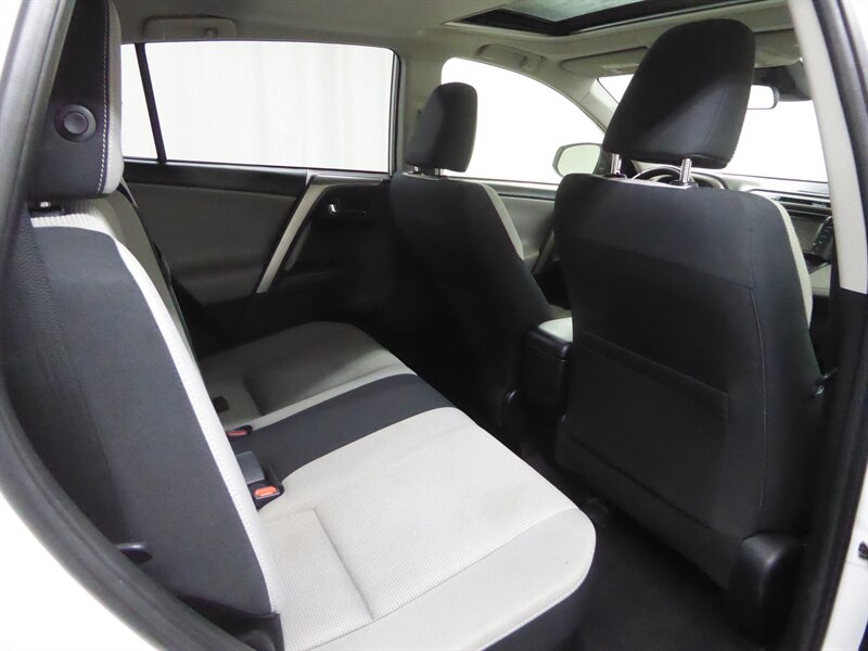 2018 TOYOTA RAV4 - Image 30