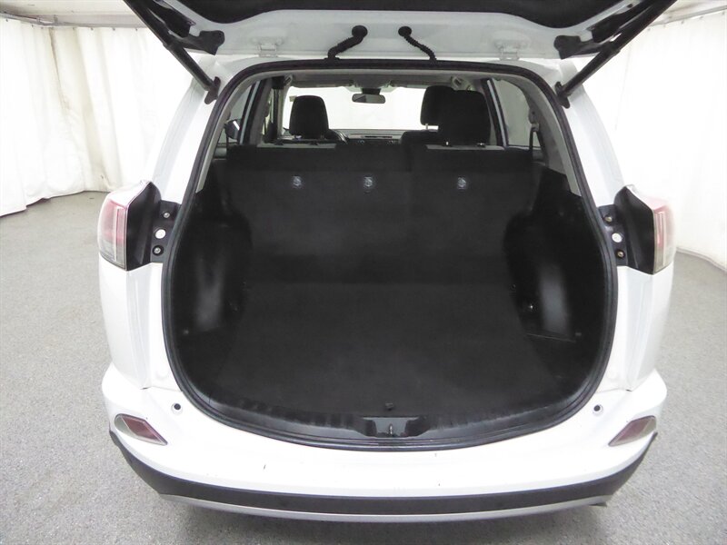 2018 TOYOTA RAV4 - Image 33