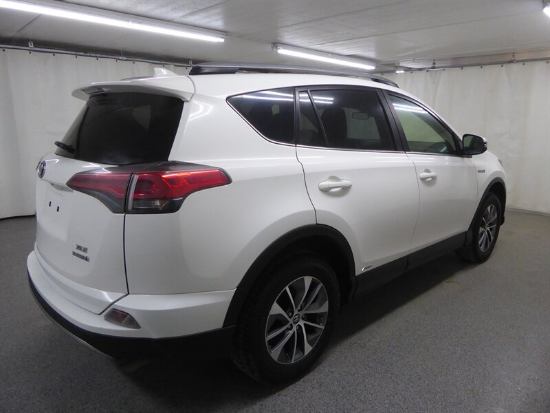 2018 TOYOTA RAV4 - Image 7