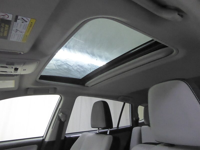 2018 TOYOTA RAV4 - Image 18