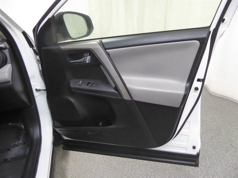 2018 TOYOTA RAV4 - Image 26