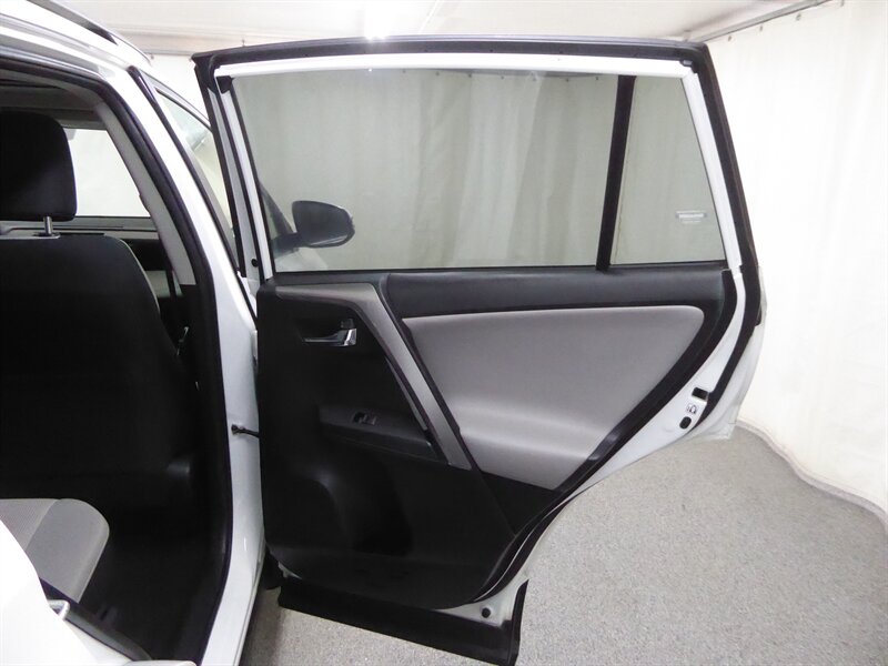 2018 TOYOTA RAV4 - Image 32