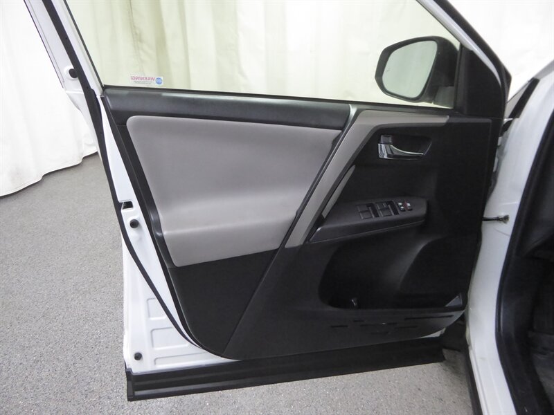 2018 TOYOTA RAV4 - Image 22