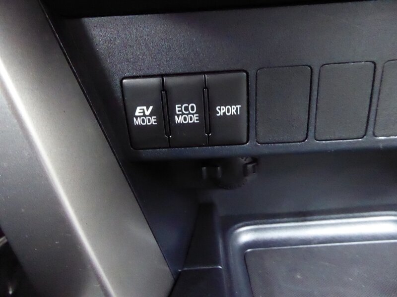 2018 TOYOTA RAV4 - Image 16