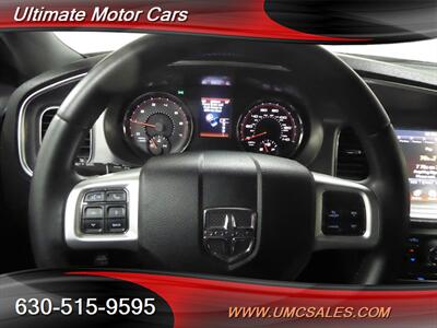 2013 Dodge Charger SXT   - Photo 11 - Downers Grove, IL 60515