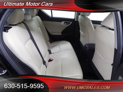 2011 Lexus CT 200h   - Photo 28 - Downers Grove, IL 60515