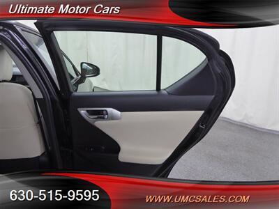 2011 Lexus CT 200h   - Photo 29 - Downers Grove, IL 60515