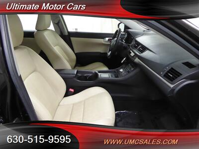 2011 Lexus CT 200h   - Photo 22 - Downers Grove, IL 60515