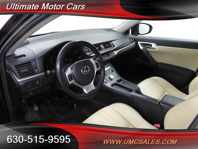 2011 Lexus CT 200h   - Photo 16 - Downers Grove, IL 60515