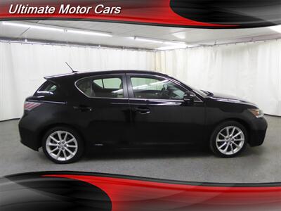 2011 Lexus CT 200h   - Photo 8 - Downers Grove, IL 60515