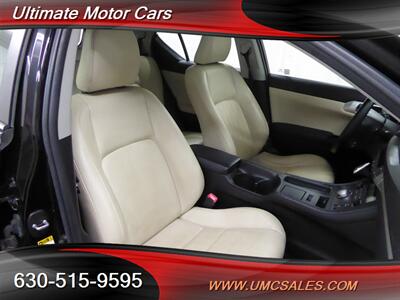 2011 Lexus CT 200h   - Photo 21 - Downers Grove, IL 60515