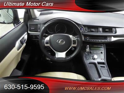 2011 Lexus CT 200h   - Photo 10 - Downers Grove, IL 60515