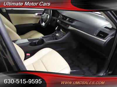 2011 Lexus CT 200h   - Photo 20 - Downers Grove, IL 60515