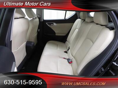 2011 Lexus CT 200h   - Photo 25 - Downers Grove, IL 60515