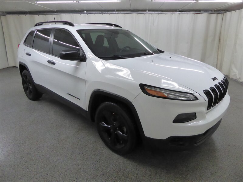2017 Jeep Cherokee Sport Altitude - Photo 1 - Downers Grove, IL 60515