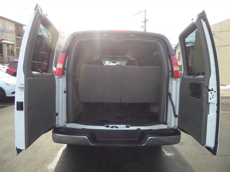 2012 CHEVROLET EXPRESS - Image 27