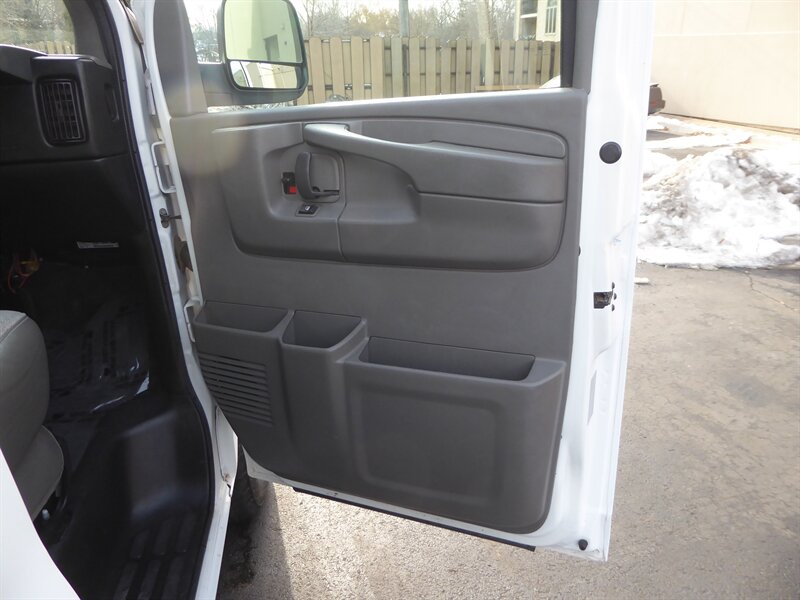 2012 CHEVROLET EXPRESS - Image 22