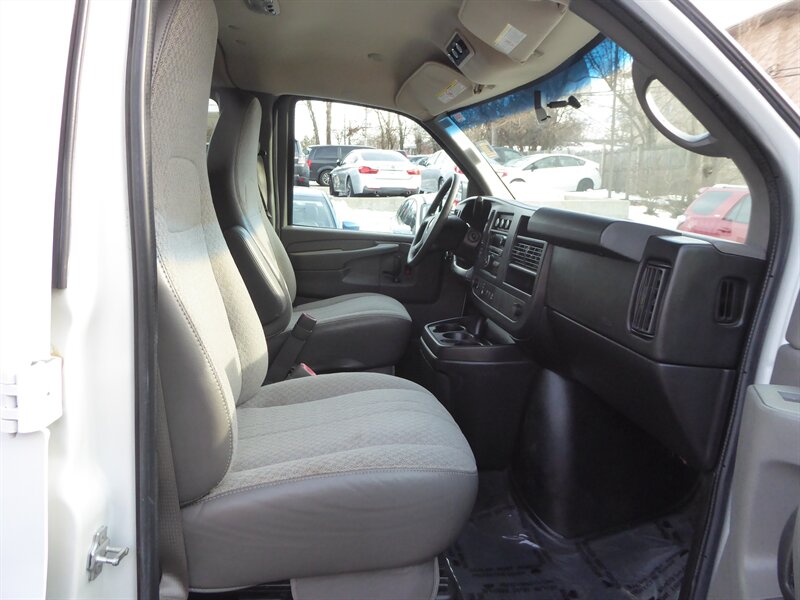 2012 CHEVROLET EXPRESS - Image 21