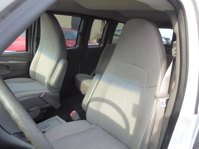 2012 CHEVROLET EXPRESS - Image 16