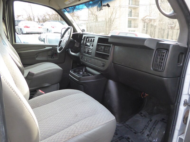 2012 CHEVROLET EXPRESS - Image 19