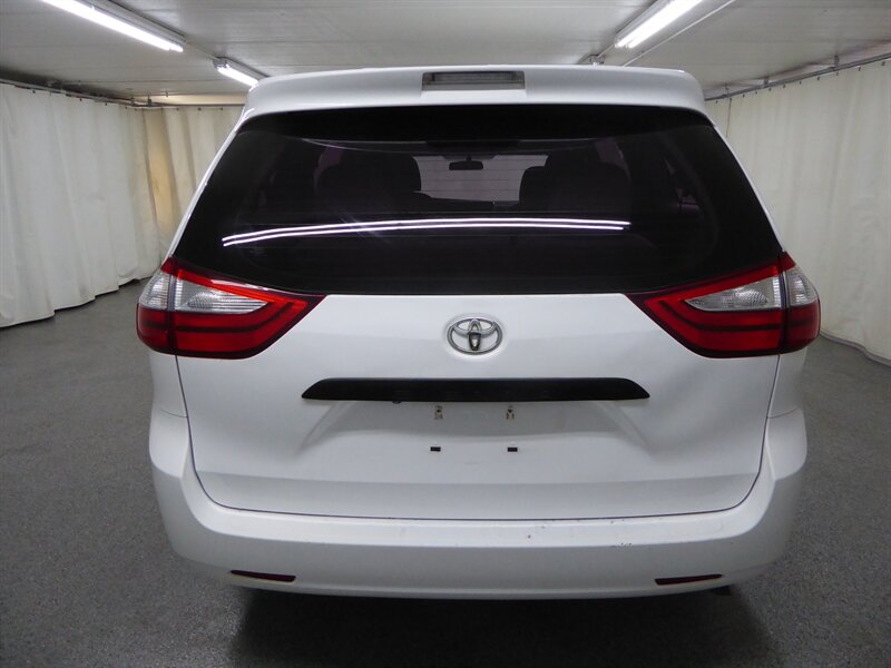 2016 TOYOTA SIENNA - Image 6