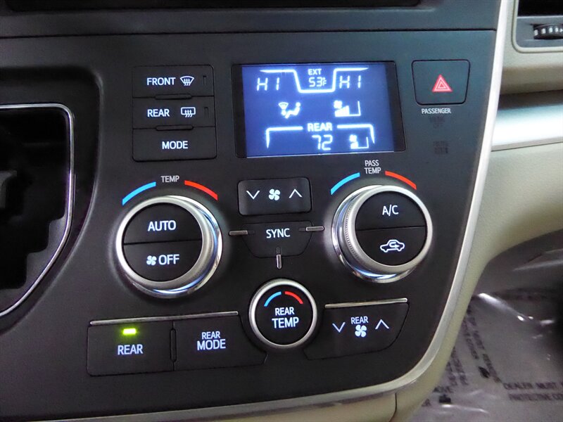 2016 TOYOTA SIENNA - Image 15