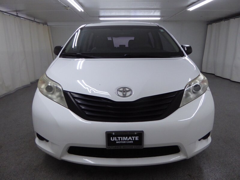 2016 TOYOTA SIENNA - Image 2