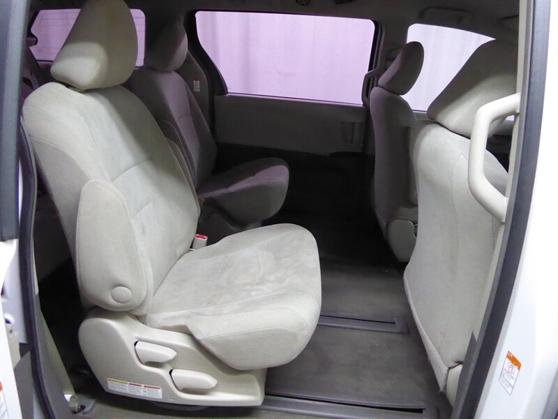 2016 TOYOTA SIENNA - Image 27