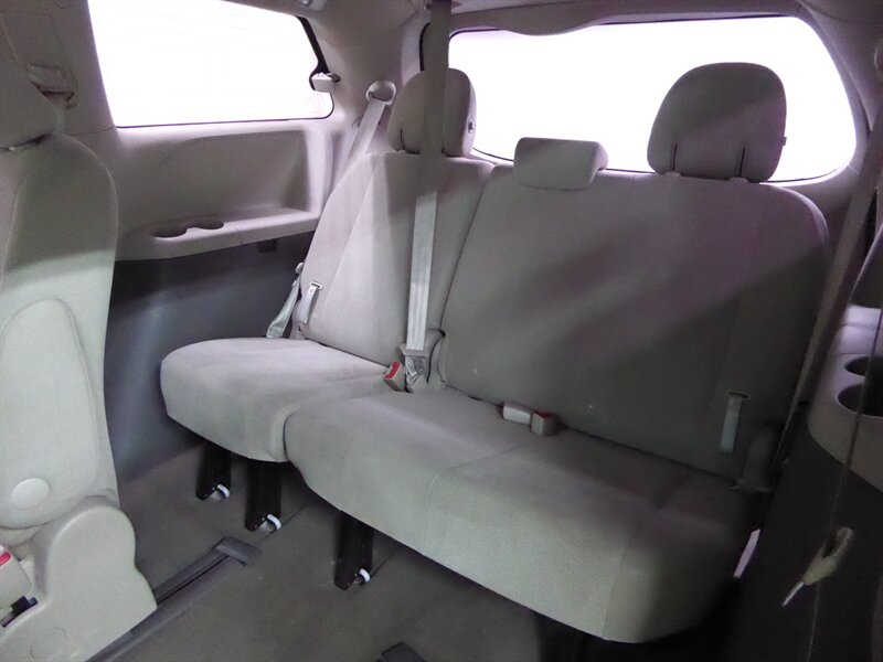 2016 TOYOTA SIENNA - Image 26