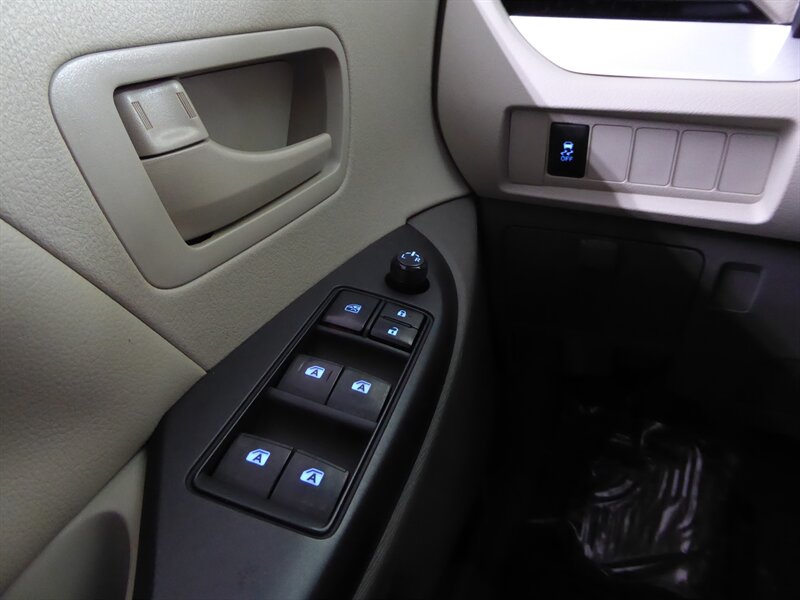 2016 TOYOTA SIENNA - Image 16