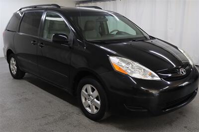 2009 Toyota Sienna XLE Minivan