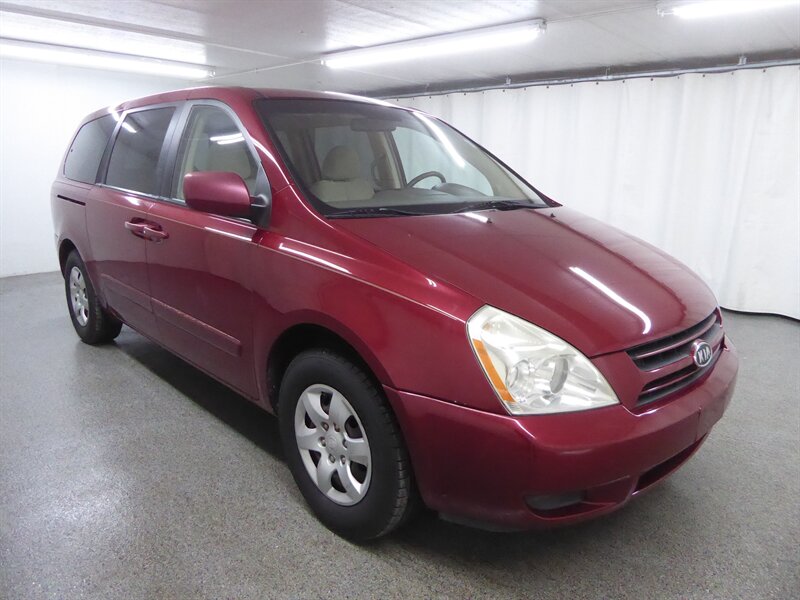2007 Kia Sedona LX's photo