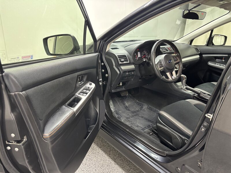 2017 Subaru Crosstrek 2.0i Premium photo 3