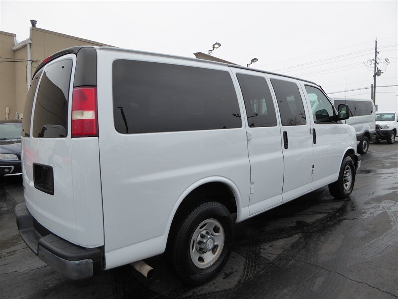 2017 CHEVROLET EXPRESS - Image 7