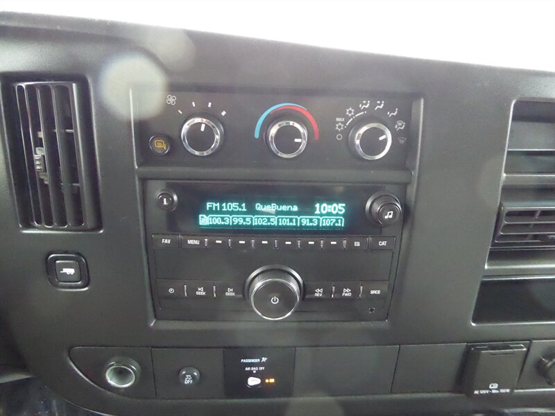 2017 CHEVROLET EXPRESS - Image 12