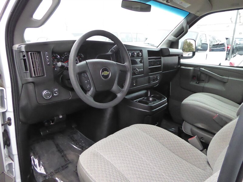 2017 CHEVROLET EXPRESS - Image 14
