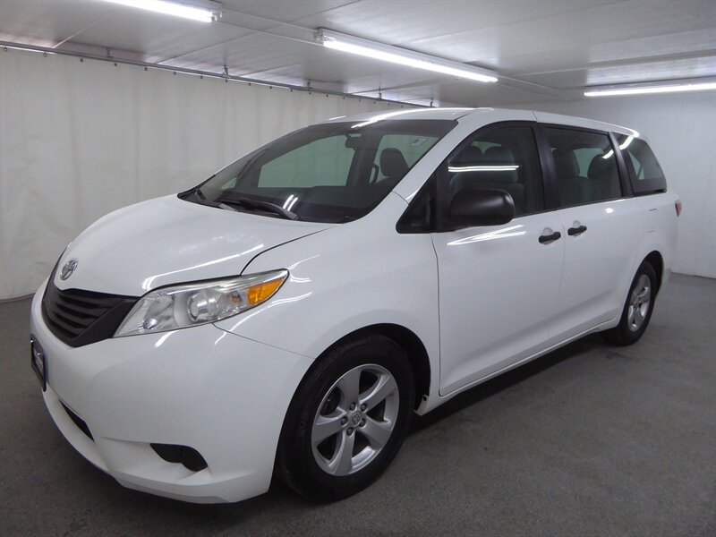 2016 TOYOTA SIENNA - Image 3