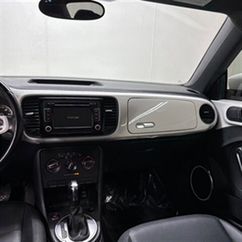 2012 Volkswagen Beetle 2.5L   - Photo 26 - Downers Grove, IL 60515
