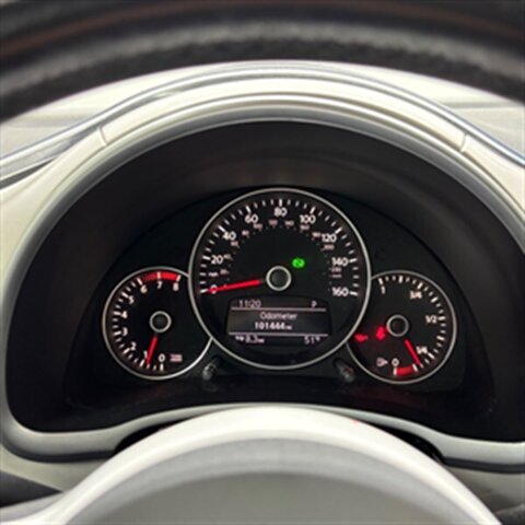 2012 Volkswagen Beetle 2.5L   - Photo 22 - Downers Grove, IL 60515