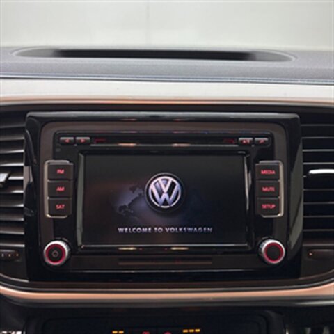 2012 Volkswagen Beetle 2.5L   - Photo 27 - Downers Grove, IL 60515