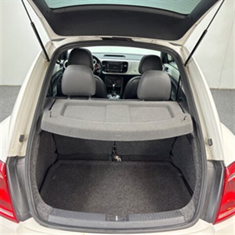 2012 Volkswagen Beetle 2.5L   - Photo 15 - Downers Grove, IL 60515