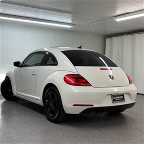 2012 Volkswagen Beetle 2.5L   - Photo 10 - Downers Grove, IL 60515