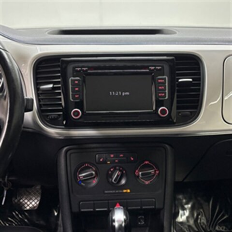 2012 Volkswagen Beetle 2.5L   - Photo 25 - Downers Grove, IL 60515