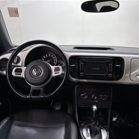 2012 Volkswagen Beetle 2.5L   - Photo 24 - Downers Grove, IL 60515