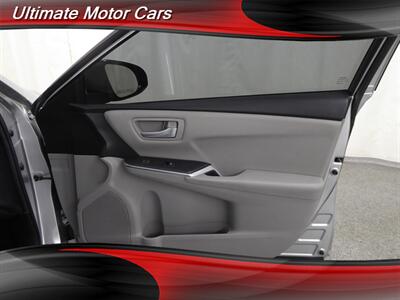 2016 Toyota Camry SE   - Photo 24 - Downers Grove, IL 60515