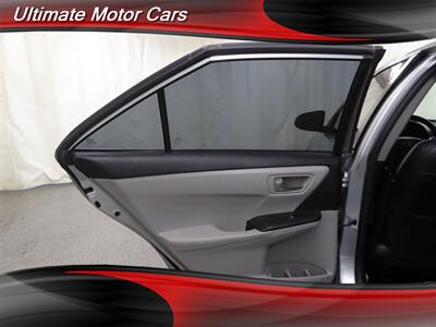 2016 Toyota Camry SE   - Photo 27 - Downers Grove, IL 60515