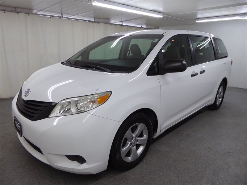 2016 TOYOTA SIENNA - Image 3